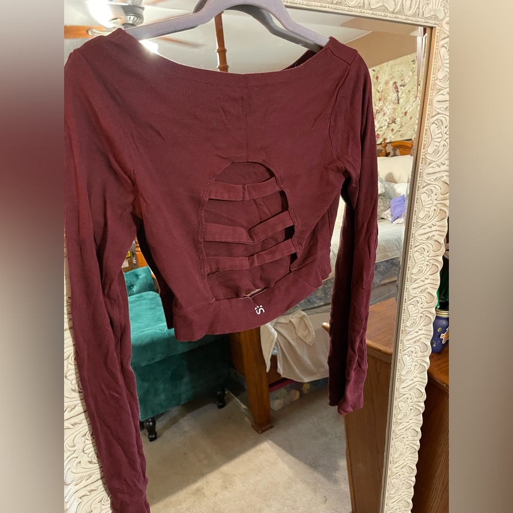 Fitted Red Crop Long Sleeve Tee